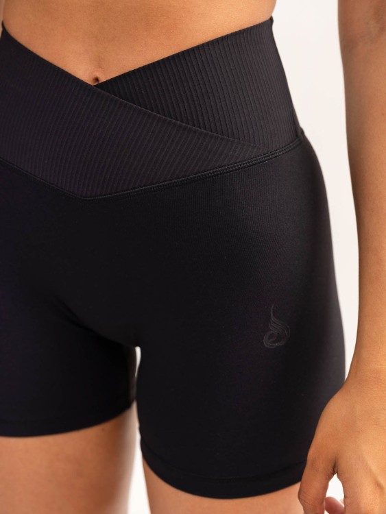 Шорты ACTIVATE Cross Over Scrunch Black